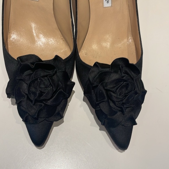 Manolo Blahnik Satin Rosetta Pumps - Picture 4 of 6
